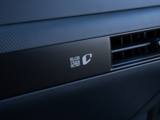 kia-pv5-cargo-clear-white-interior-digital-1920x1080-010