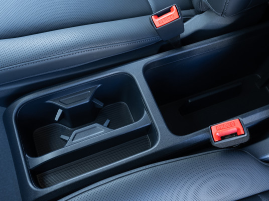 kia-pv5-cargo-clear-white-interior-digital-1920x1080-017