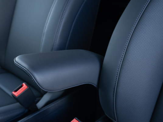 kia-pv5-cargo-clear-white-interior-digital-1920x1080-018