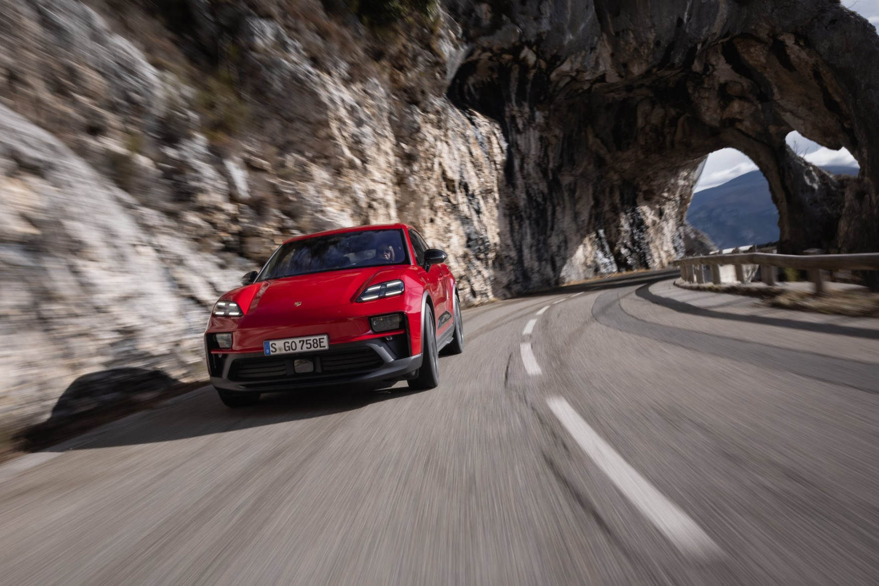 Porsche_MACAN_GTS_202616