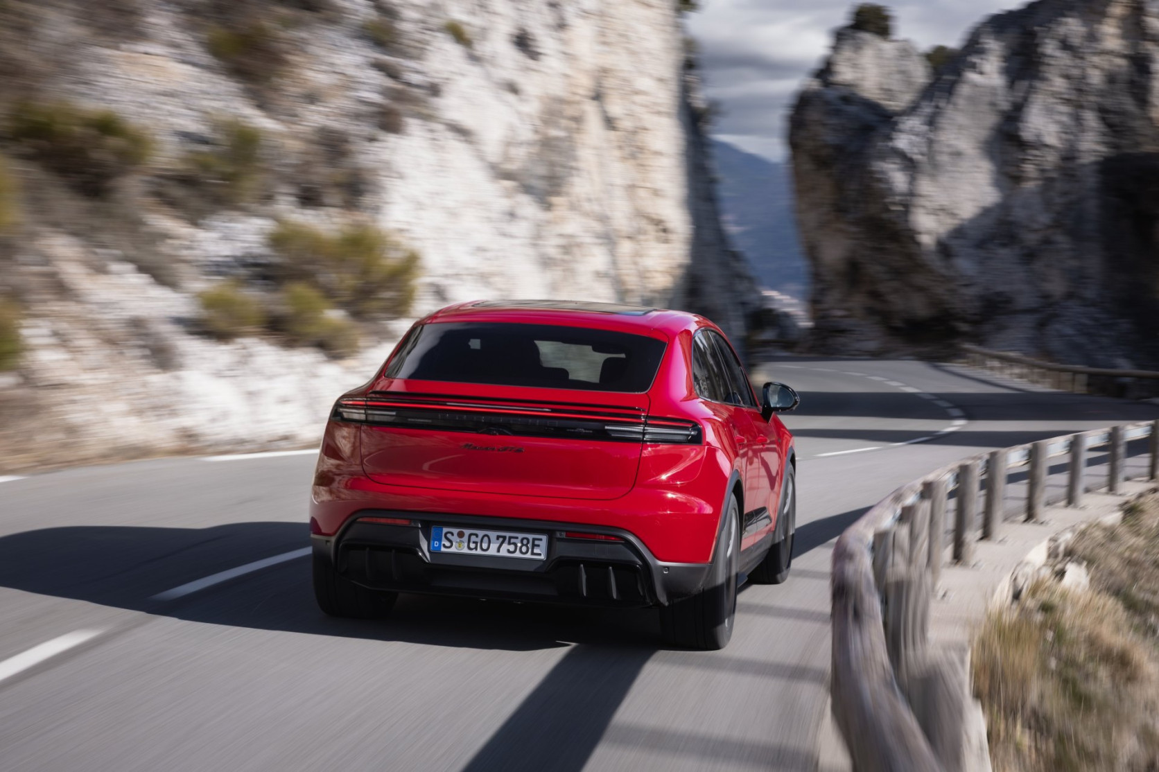 Porsche_MACAN_GTS_202619