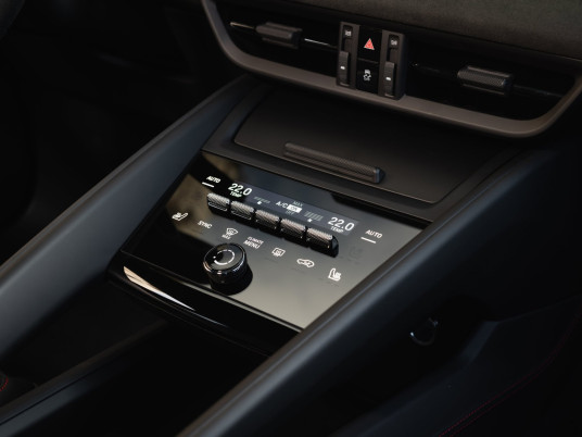 Porsche_MACAN_GTS_20264