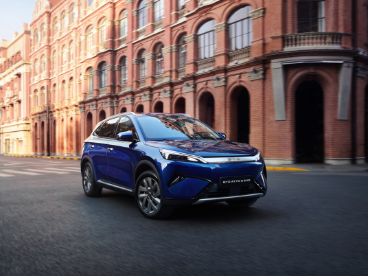 01、ATTO 3 EVO 2026_LHD_45 degrees_download_JPG_4096px_RGB