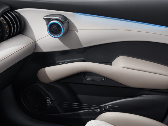 14、ATTO3_LHD_Interior_Door handle_download_JPG 4096px
