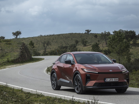 2026_Toyota CHR+_Metal_Oxide_Dynamic_011_ld