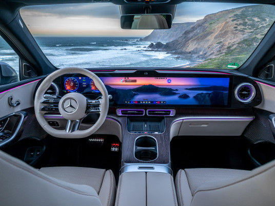 Test Drive elektrischer Mercedes-Benz GLC, Algarve, Portugal 2026. Exterieur: AMG Line, Metalliclack lavender silber Interieur: Leder ivory beige / schwarz Mercedes-Benz GLC 400 4MATIC mit EQ Technologie: Energieverbrauch kombiniert: 18,9‒14,9 kWh/100 km | CO₂-Emissionen kombiniert: 0 g/km | CO₂-Klasse: A // Test Drive electric Mercedes-Benz GLC, Algarve, Portugal 2026. Exterior: AMG Line, lavender silver metallic Interior: Leather ivory beige / black Mercedes-Benz GLC 400 4MATIC with EQ Technology: Combined energy consumption: 18.9–14.9 kWh/100 km | Combined CO₂ emissions: 0 g/km | CO₂ efficiency class: A
