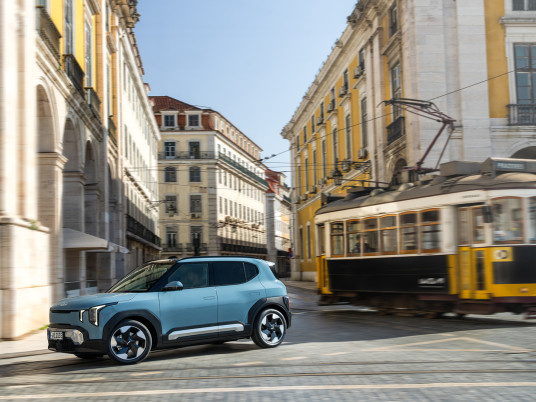 kia-ev2-base-line-frost-blue-dynamic-digital-1920x1080-001