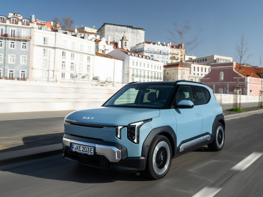 kia-ev2-base-line-frost-blue-dynamic-digital-1920x1080-004