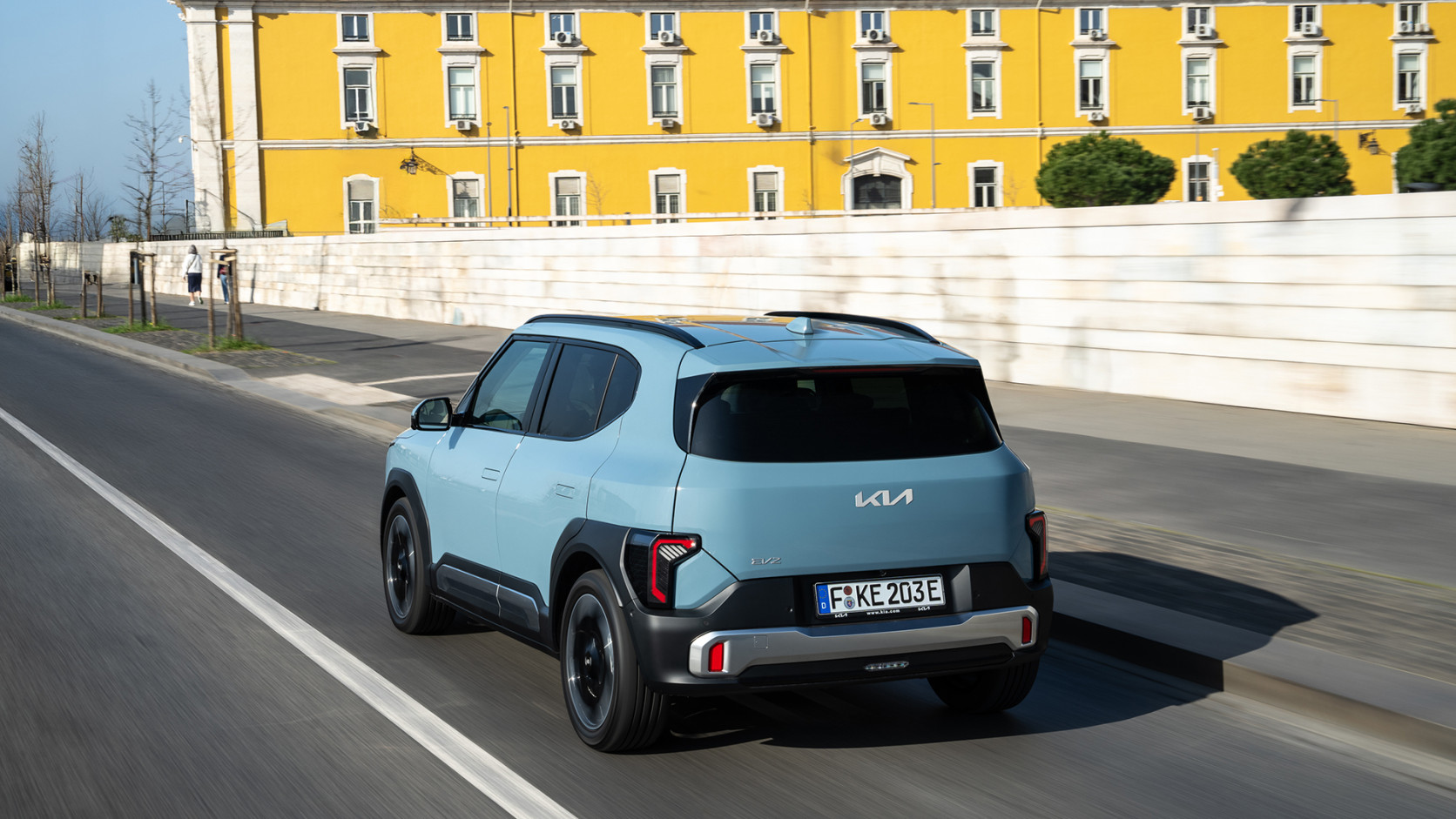 kia-ev2-base-line-frost-blue-dynamic-digital-1920x1080-007