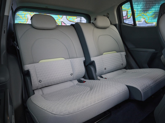 kia-ev2-base-line-frost-blue-interior-4-seater-digital-1920x1080-010