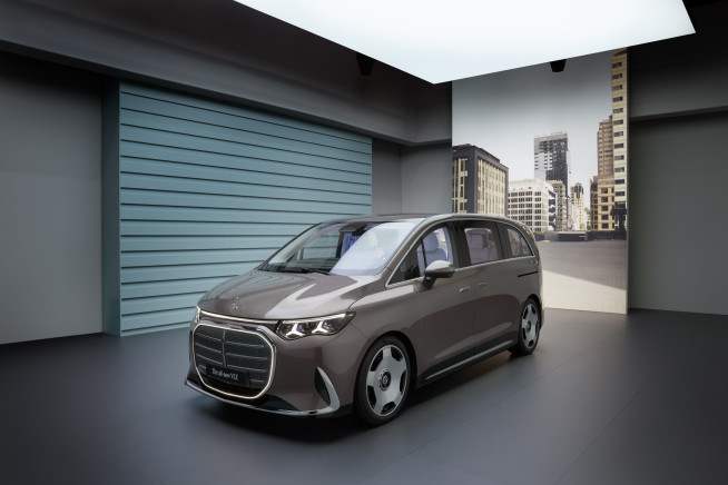 Der neue vollelektrische Mercedes-Benz VLE - Die Angaben sind vorläufig und wurden intern nach Maßgabe der Zertifizierungsmethode „WLTP-Prüfverfahren“ ermittelt. Es liegen bislang weder eine EG-Typgenehmigung noch eine Konformitätsbescheinigung mit amtlichen Werten vor. Abweichungen zwischen den Angaben und den amtlichen Werten sind möglich. // The all-new electric Mercedes-Benz VLE - Figures are preliminary and were determined internally in accordance with the "WLTPtest procedure"certificationmethod. At present, there has been neither an EC typeapprovalnor a certificate ofconformitywith official values. There may be discrepancies between thefigures providedand the official values.