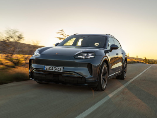 Porsche Cayenne Electric link2fleet 1_327511_1920x1281