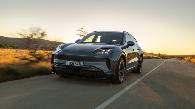 Porsche Cayenne Electric link2fleet 1_327511_1920x1281