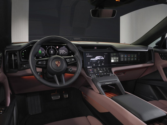 Porsche Cayenne Electric link2fleet 6