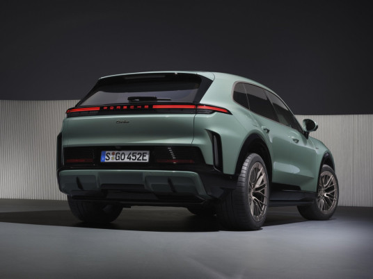 Porsche Cayenne Turbo Electric link2fleet 327607_1920x1440