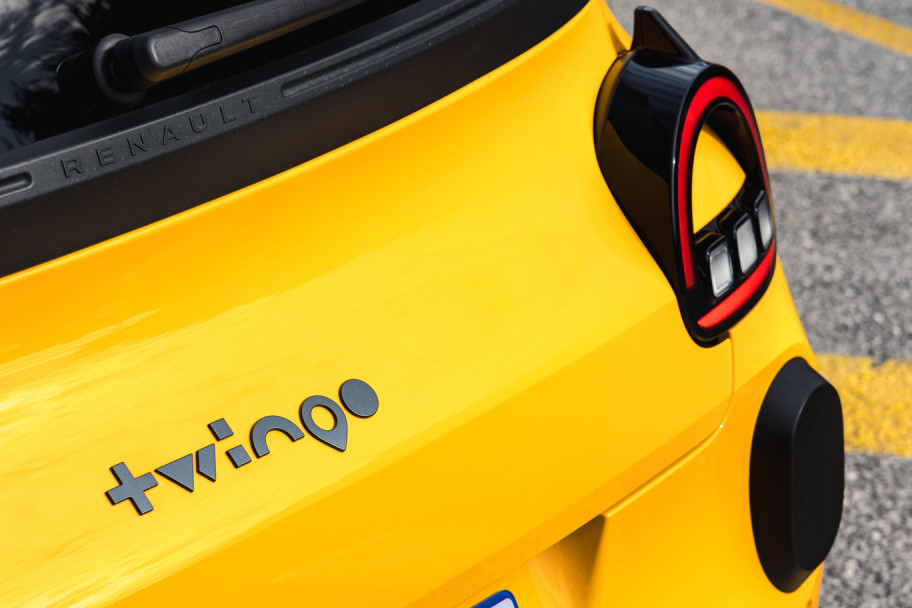 RenaultTwingoE-TechElectric_MangoYellow_Detail©ThomasCortesi-13