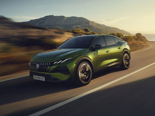 PEUGEOT_E408_2601STYP_240_FR