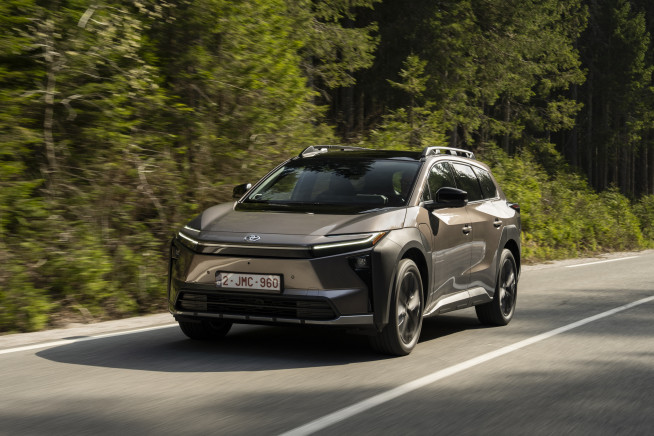 2026_Toyota bZ4X Touring_AWD_Brilliant Bronze Metallic_dynamic_005