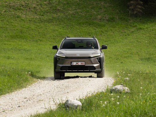 2026_Toyota bZ4X Touring_AWD_Brilliant Bronze Metallic_dynamic_029