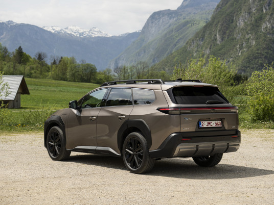 2026_Toyota bZ4X Touring_AWD_Brilliant Bronze Metallic_static_004