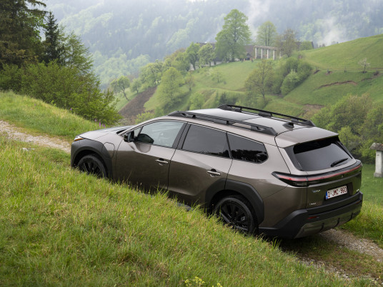 2026_Toyota bZ4X Touring_AWD_Brilliant Bronze Metallic_static_021