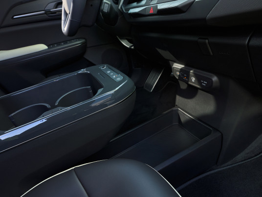 kia-ev5-gtline-fusion-black-interior-digital-1920x1080-018