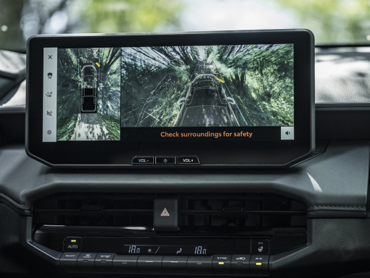 2026_Hilux BEV_High Grade_Ash Grey_Detail_010