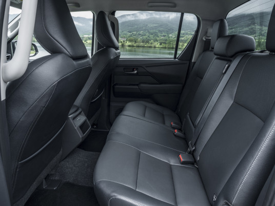 2026_Hilux BEV_High Grade_Ash Grey_Detail_012