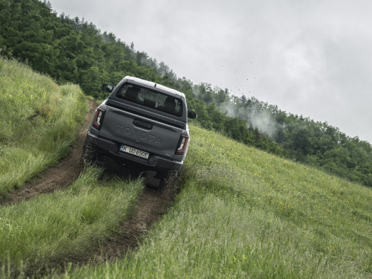 2026_Hilux BEV_High Grade_Ash Grey_Dynamic_013