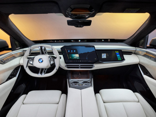 P90646055_lowRes_bmw-ix5-60-xdrive-06