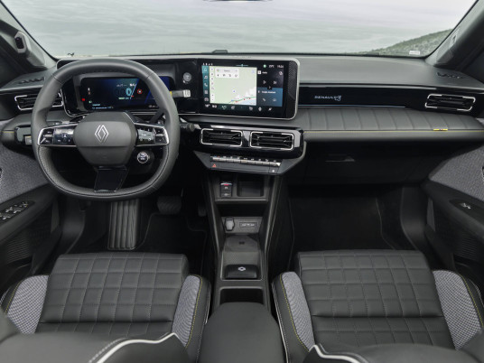 Renault_4_E-Tech_electric_Plein_Sud-low_definition (5)