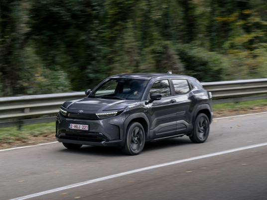 2026_Toyota Urban Cruiser Graphite Grey FWD_Dynamic_013_ld