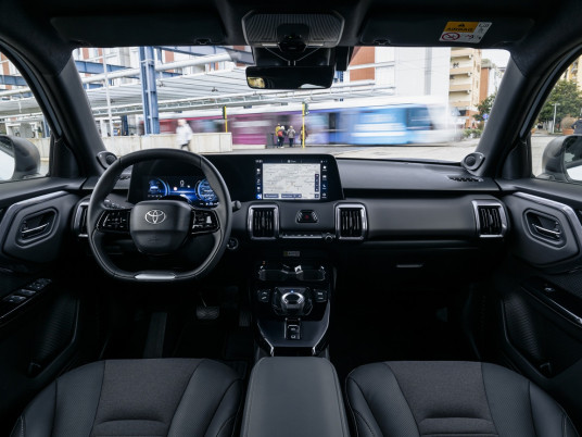 2026_Toyota Urban Cruiser Graphite Grey FWD_Interior and Details_015_ld