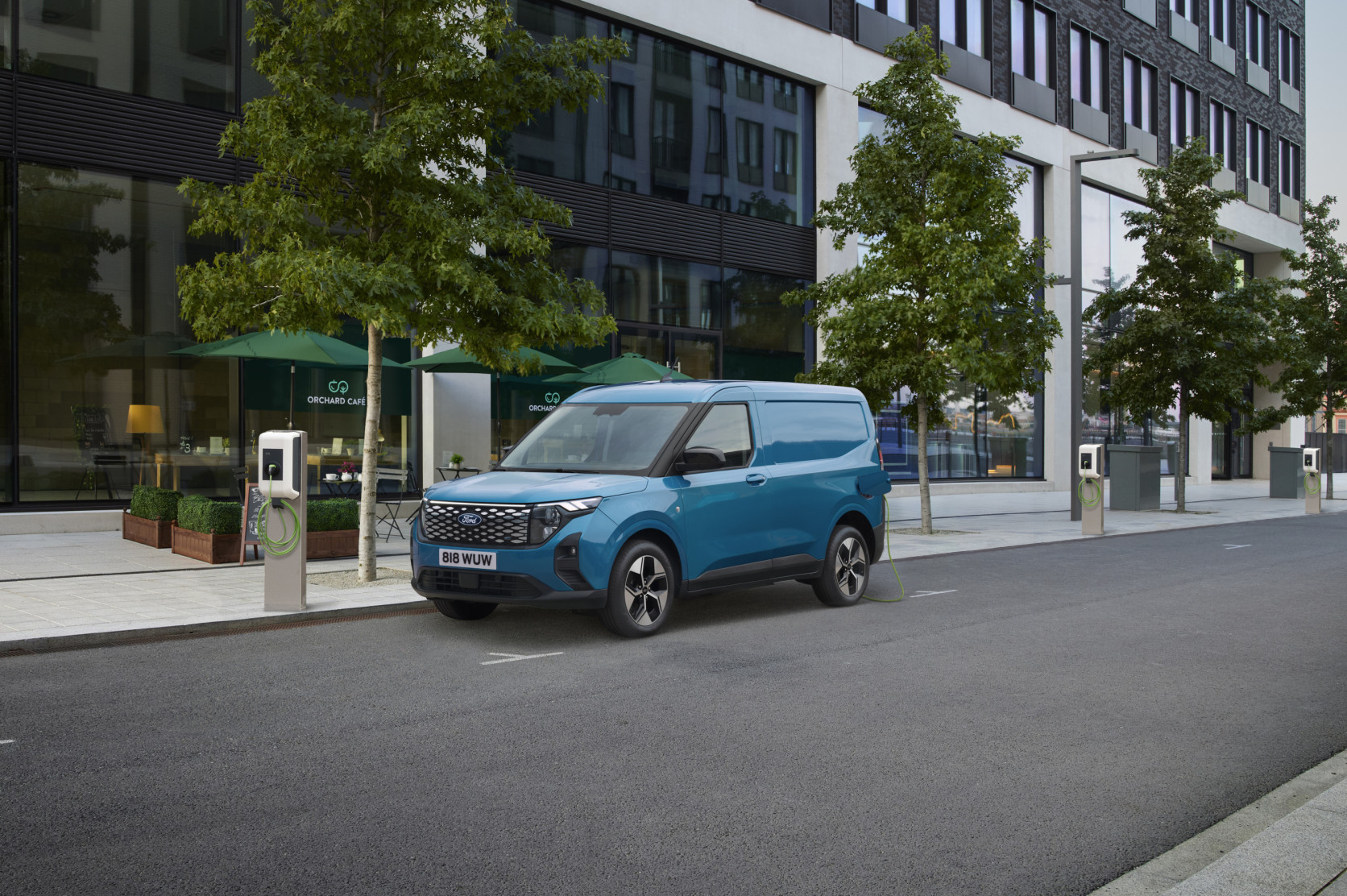 FORD_2024_E-Transit_Courier_03