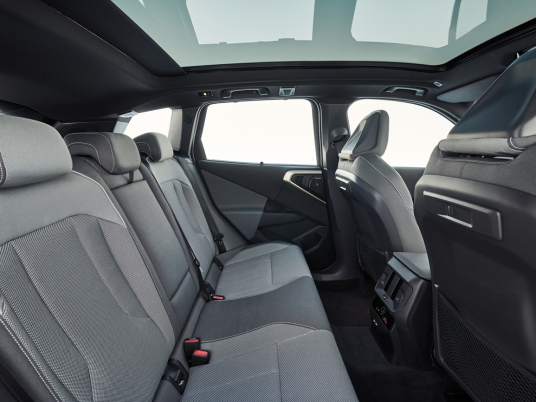 P90555049_highRes_the-new-bmw-x3-30e-x_ld