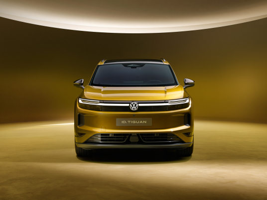 05_VW_ID4_Style_Front