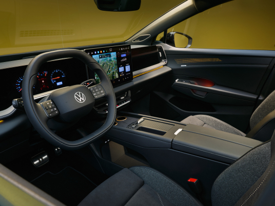 07_VW_ID4_Tiguan_Style_Interieur_schraeg_links_DE