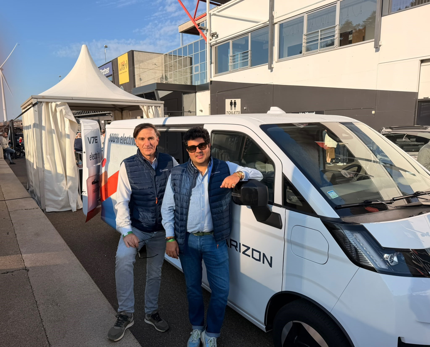6ac4e42bfcae107fa8b0f8ad_Van Der Stukken x Farizon