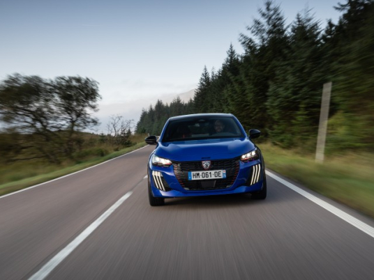 PEUGEOT_E208GTITESTDRIVE_0357 (Petite)