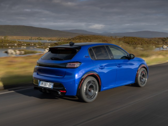 PEUGEOT_E208GTITESTDRIVE_0545 (Petite)
