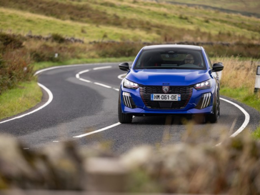 PEUGEOT_E208GTITESTDRIVE_2447 (Petite)