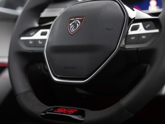 PEUGEOT_E208GTITESTDRIVE_2969 (Petite)