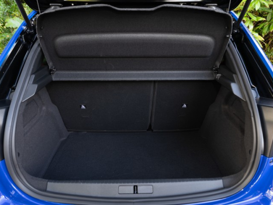 PEUGEOT_E208GTITESTDRIVE_3354 (Petite)