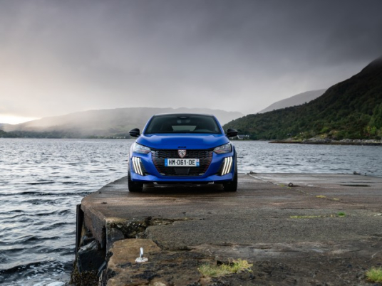 PEUGEOT_E208GTITESTDRIVE_3598 (Petite)